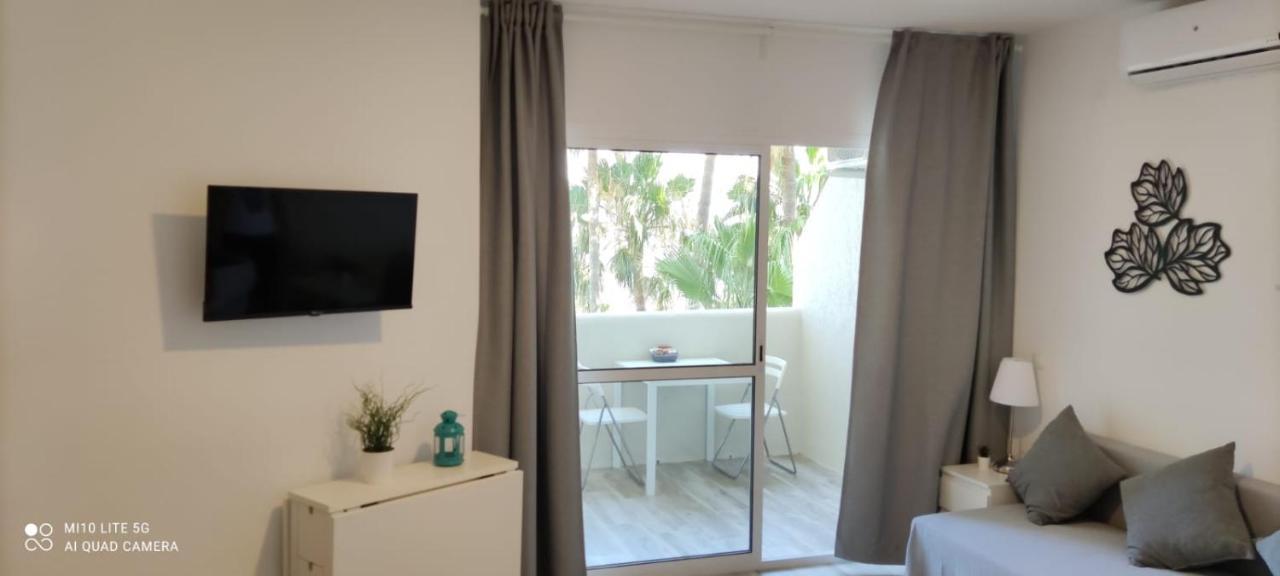 Estudio En Benalbeach, Vistas Mar, Primera Linea Playa Benalmádena Eksteriør bilde